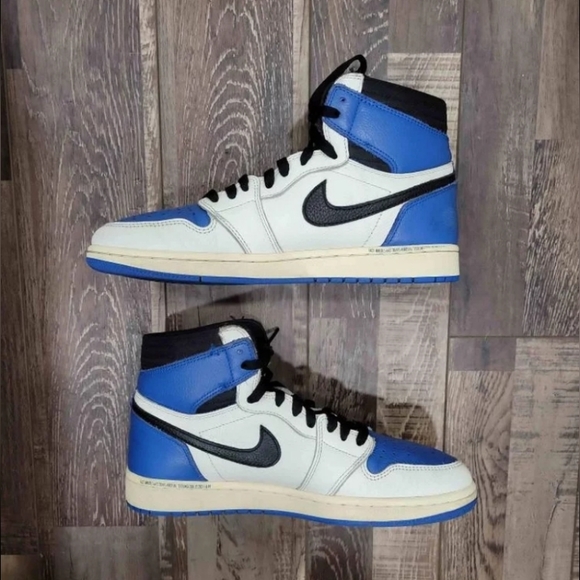 Jordan 1 Retro High OG SP x Travis Scott - Picture 3 of 11